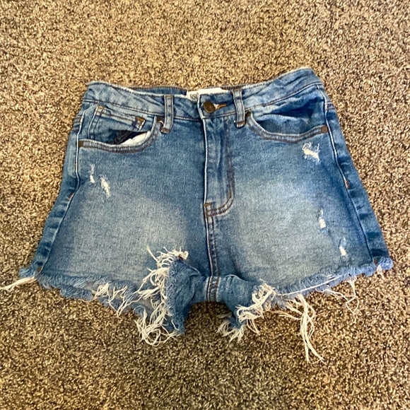 Adorable dark was shorts - Picture 1 of 2